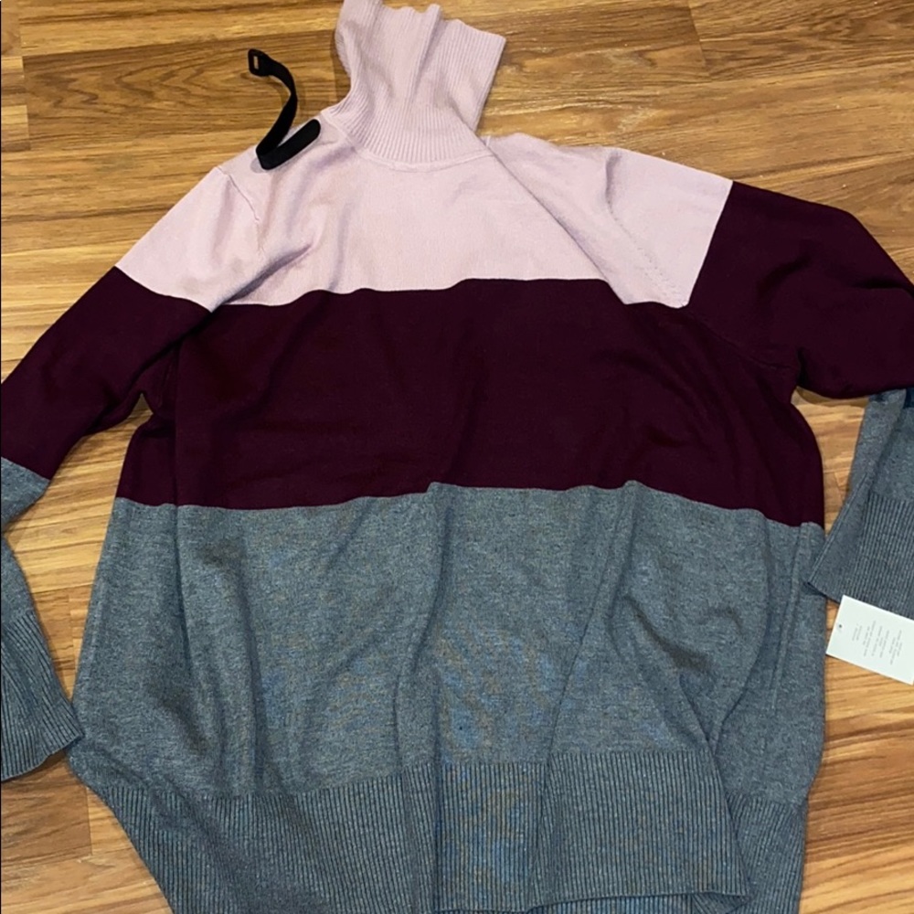 Retrology Women’s Sweater